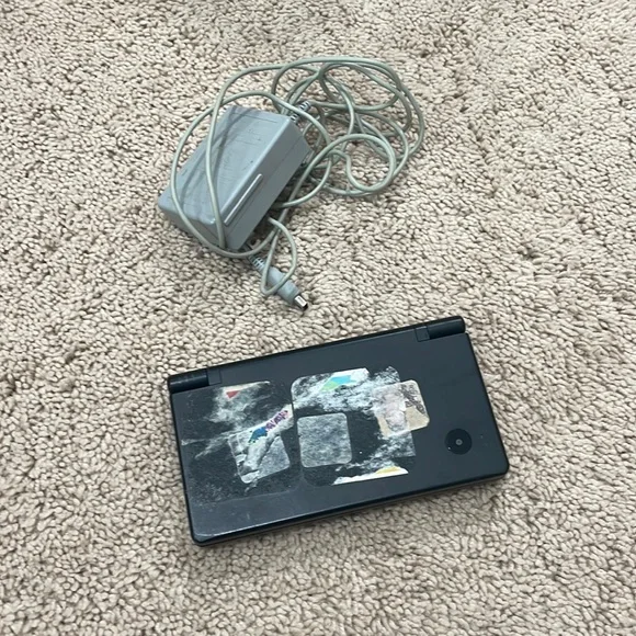 Used blue Nintendo DSI - Picture 1 of 6